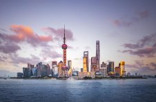 暖心！贵州送来25吨爱心鲜蔬向上海战疫英雄致敬