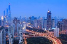 上海向深度困难职工发放2000元疫情生活补贴