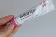 甲硝唑凝胶祛痘，解决“口罩脸”困扰