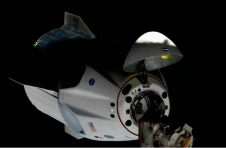 SpaceX的Crew Dragon成功与空间站对接