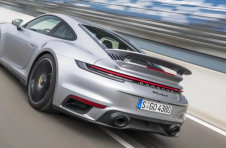 2021年保时捷911 Turbo S的行驶速度比Lambo Huracan Evo和Ferrari 488 GTB快