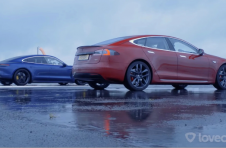 特斯拉Model S P90D与保时捷Taycan Turbo竞争电动四门轿车