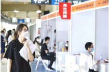 浦东“三大行动”集中招聘，促进万人实现就业