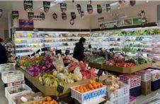 拿出满足市场需求的特色商品 “农”字头社区生鲜店沪上遍地开花