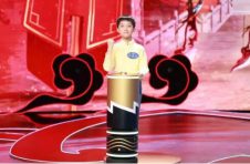 10岁参加诗词大会擂主争夺，这个“别人家的孩子”却说：我是“散养”长大