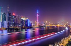 同上思政大课 感悟“四史”内涵 ——上海高校掀起“四史”学习教育新热潮