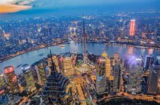 不出社区看最新热映大片，未来三年上海将改造落成50家社区点播影院