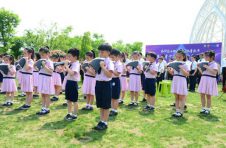 烈日下的“奇迹花园”，近千沪上学子轮番登台展现“口袋音乐”魅力