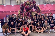 Queen Studios实力宠粉！五星酒店免费住、猫女手办优先购、创始人全程陪伴…….