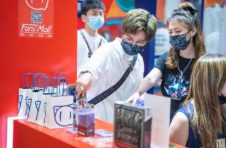 玩乐收藏平台FansMall携乔丹86新秀卡等巨星珍品首次亮相2021 China Joy