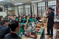 4天时间，这所高中为何连开16堂公开课？